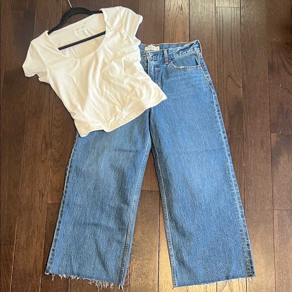 **Outfit** Abercrombie & Fitch High Rise Crop Wide Leg Jeans